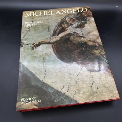 Книга "Michelangelo. Architettura. Sculptura. Pittura" (на итальянском)