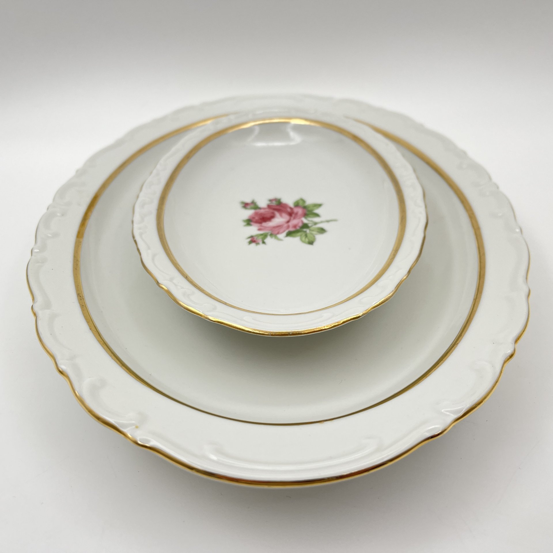 Набор из 2-х блюд, украшенных изображением розы, фарфор, деколь, золочение, Kahla, ГДР, 1968-1987 гг.