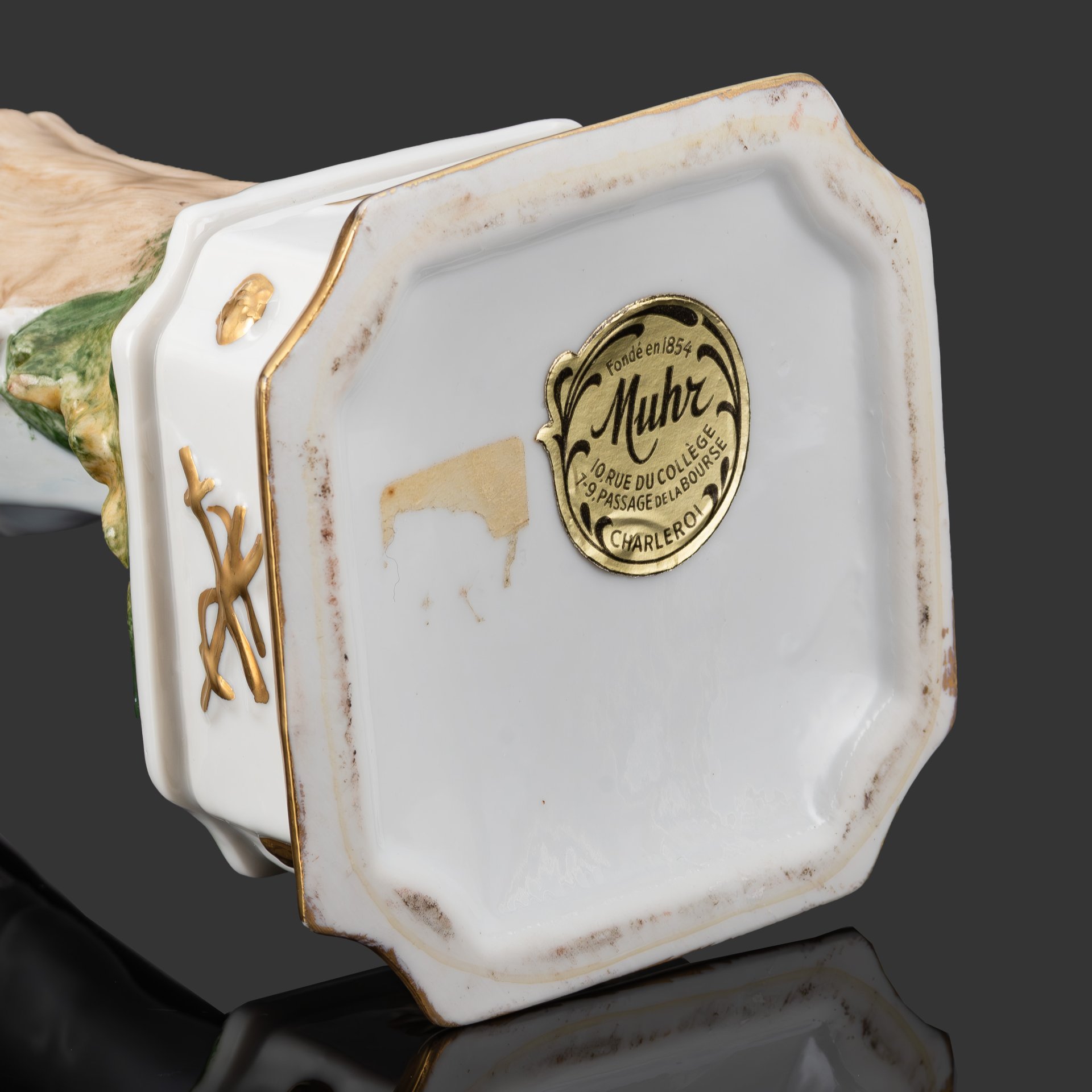 Статуэтка "Знаменосец" из серии "Армия Наполеона", мануфактура Muhr (г. Шарлеруа), фарфор, роспись, золочение, Бельгия, 1960-1980 гг.