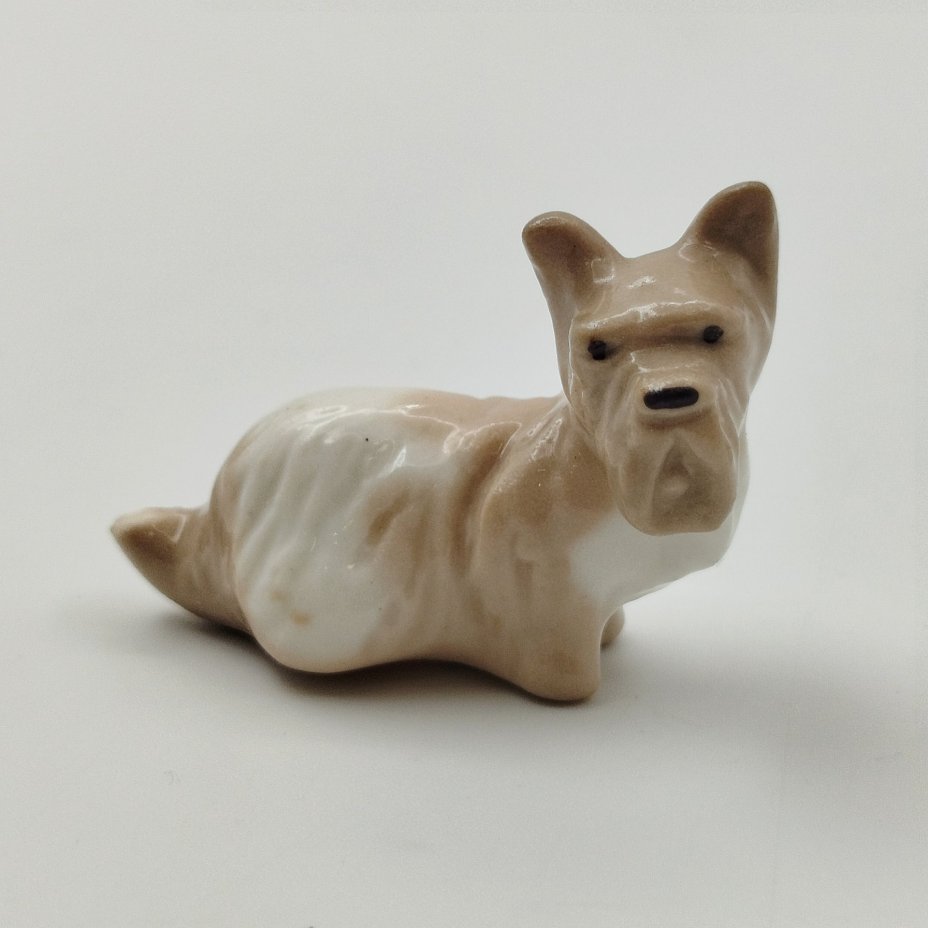 Статуэтка миниатюрная "Шотландский терьер" ("Шотландка"), скульптор Н.Е. Муратов, фарфор, СССР, 1970-1980 гг.