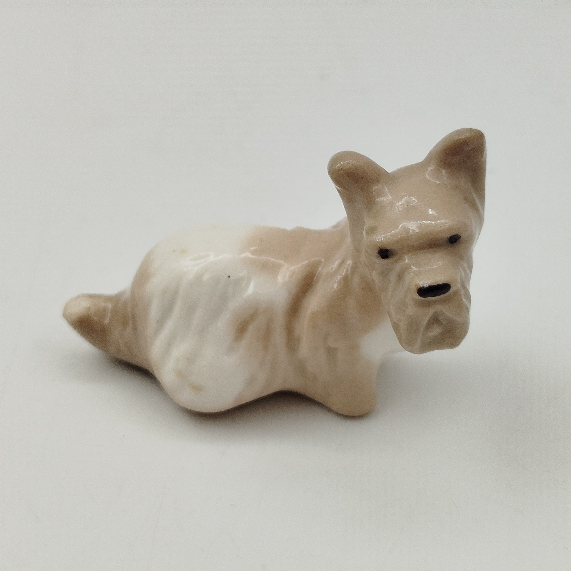 Статуэтка миниатюрная "Шотландский терьер" ("Шотландка"), скульптор Н.Е. Муратов, фарфор, СССР, 1970-1980 гг.