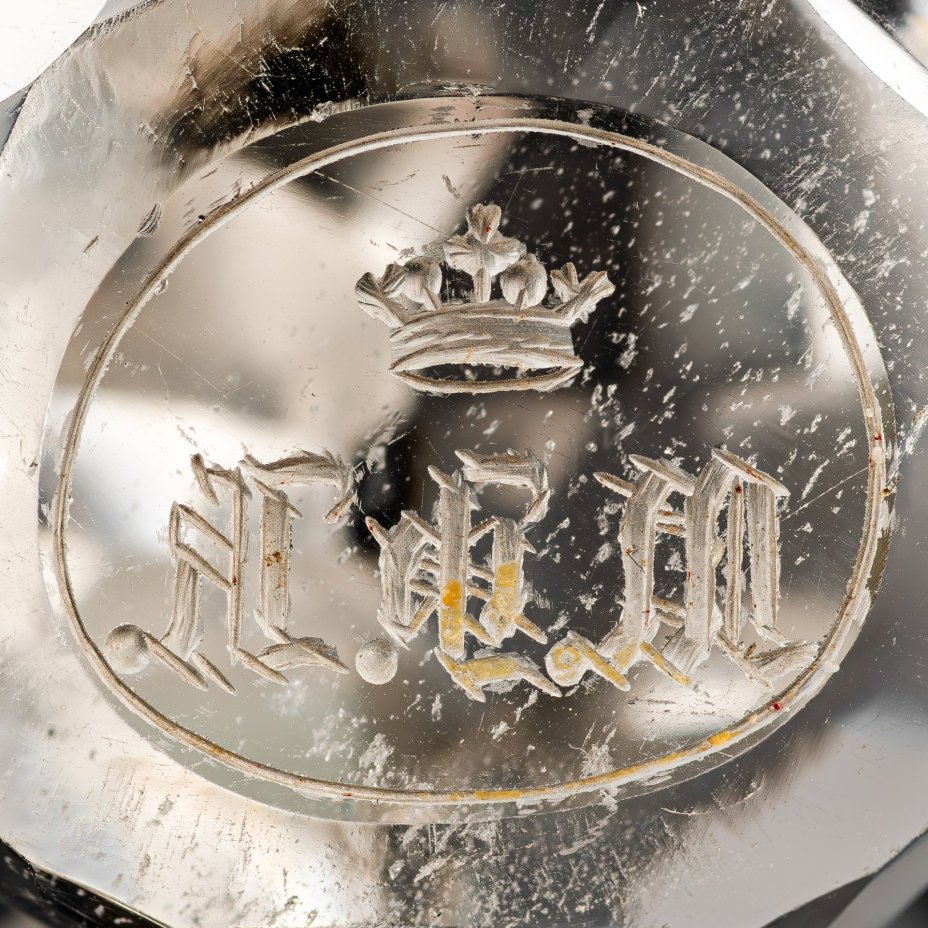 Печать личная из горного хрусталя с инициалами "М.Ф.Б" (?), выполненными готическим шрифтом, под "древней царской короной"