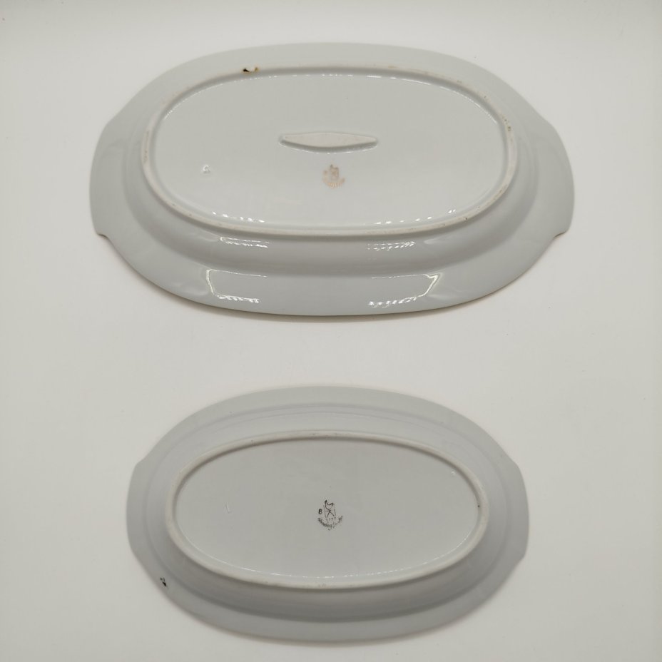Набор из двух сервировочных блюд овальной формы из сервиза мадонна, фарфор, деколь, обводка, золочение, люстр, Graf Von Henneberg Porzellan, 1777 Jlmenau, ГДР, 1972-1977 гг.