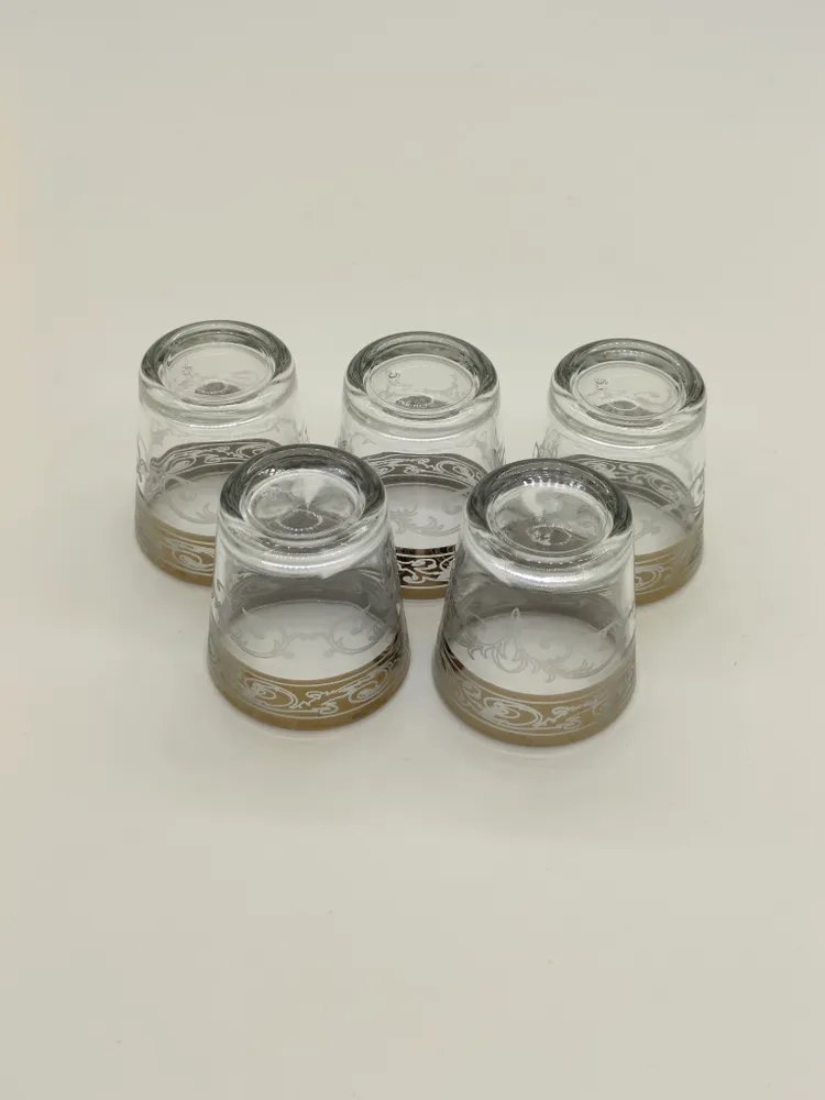 Набор из 5-ти стопок с растительным орнаментом на ободках, стекло, Гусевской хрустальный завод (Гусь-Хрустальный), Россия, 2000-2010 гг.