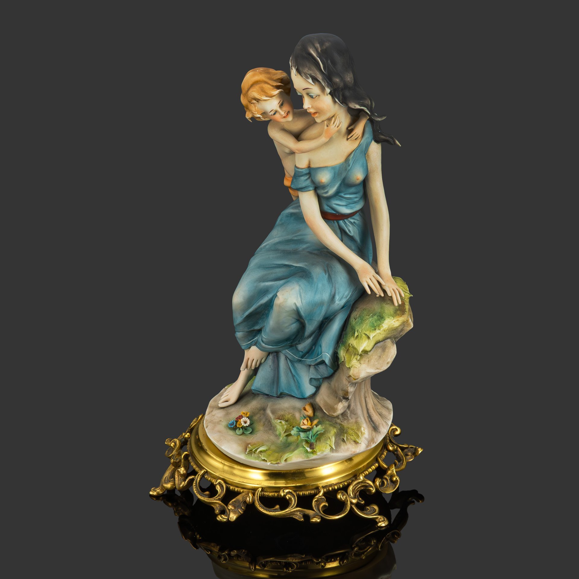 Статуэтка "Мать и дитя"