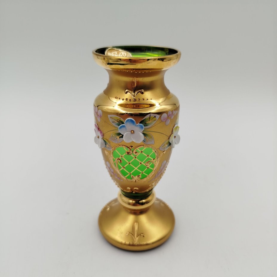 Вазочка зелёного оттенка с лепным цветочным декором, "Bohemian glass", стекло, золочение, мастика, роспись, Чехословакия, 1970-1990 гг.