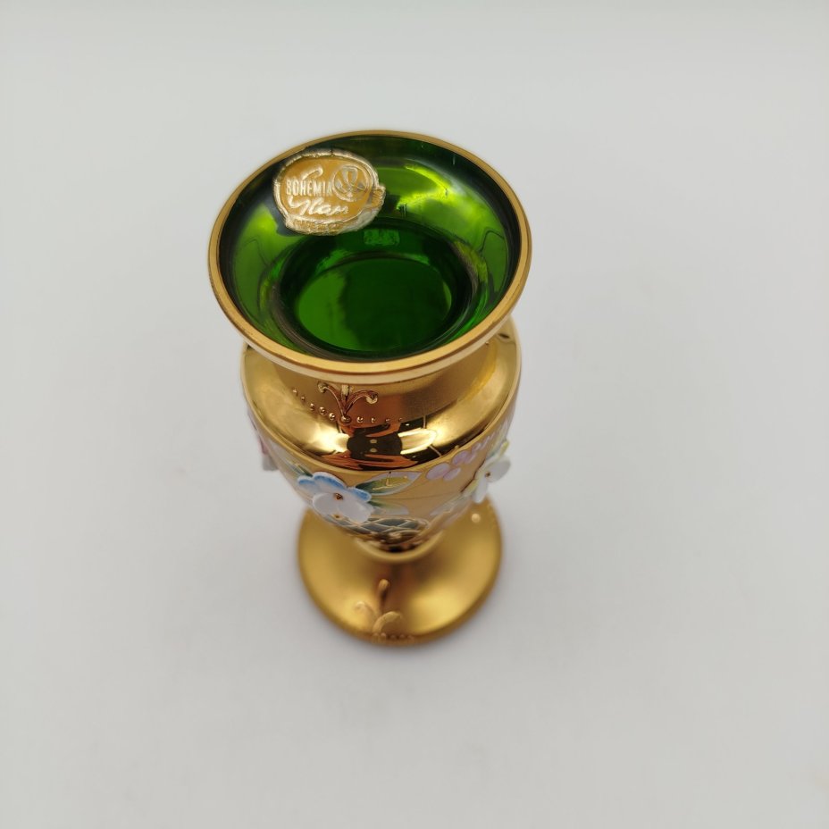 Вазочка зелёного оттенка с лепным цветочным декором, "Bohemian glass", стекло, золочение, мастика, роспись, Чехословакия, 1970-1990 гг.
