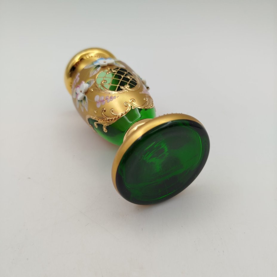 Вазочка зелёного оттенка с лепным цветочным декором, "Bohemian glass", стекло, золочение, мастика, роспись, Чехословакия, 1970-1990 гг.