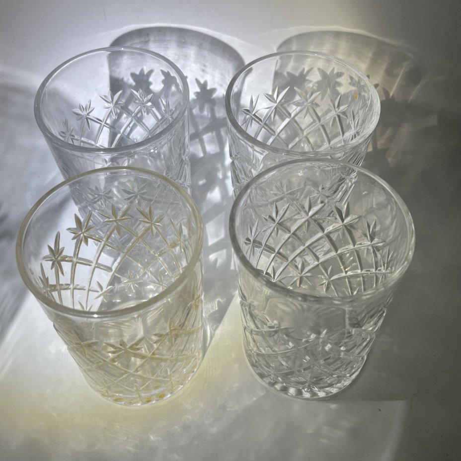 Набор из 4 стаканов с геометрическим декором