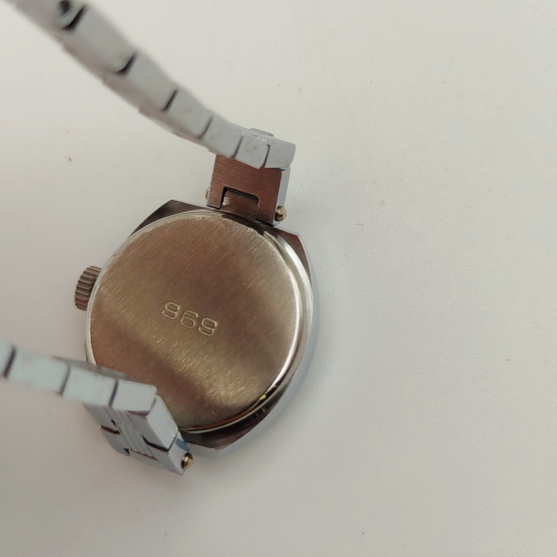 Часы наручные "Заря" в оригинальной упаковке с документами