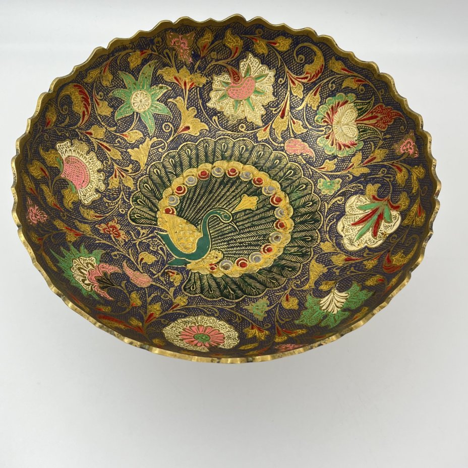 Фруктовница в восточном стиле с изображением павлина и флоральных мотивов