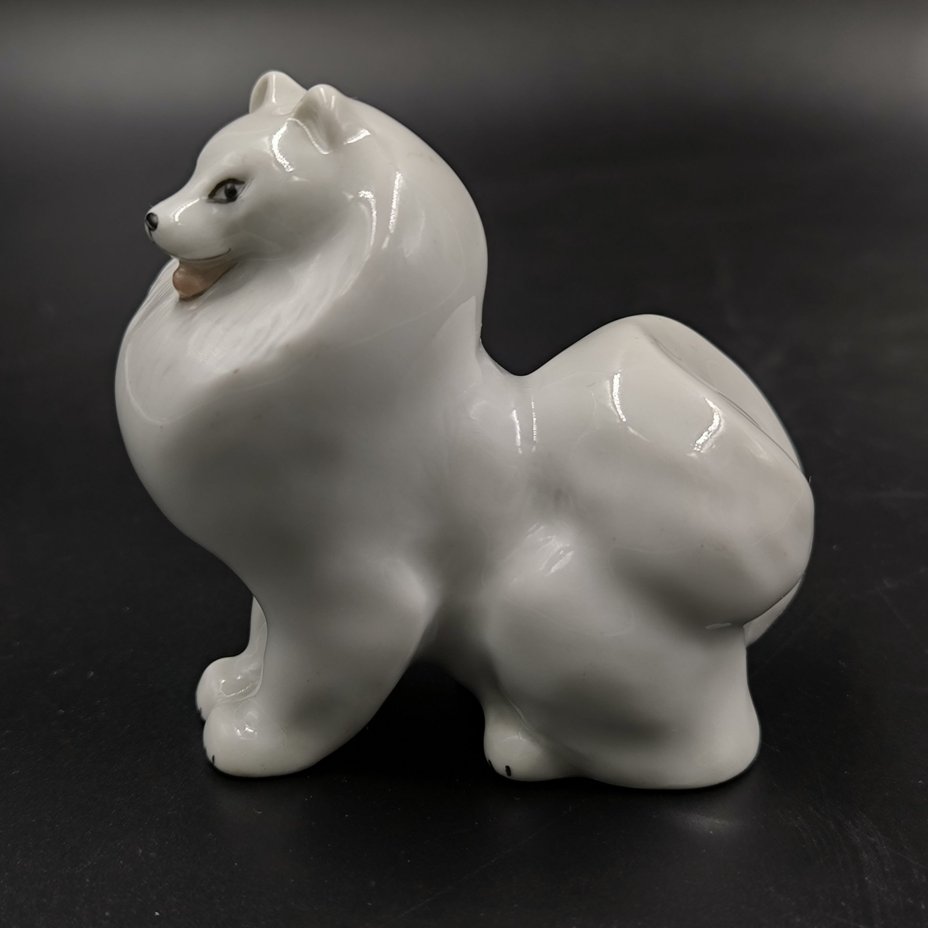 Статуэтка "Шпиц", скульптор Б.Я. Воробьев, фарфор, роспись, Ленинградский фарфоровый завод (ЛФЗ), СССР, 1960-1970 гг.