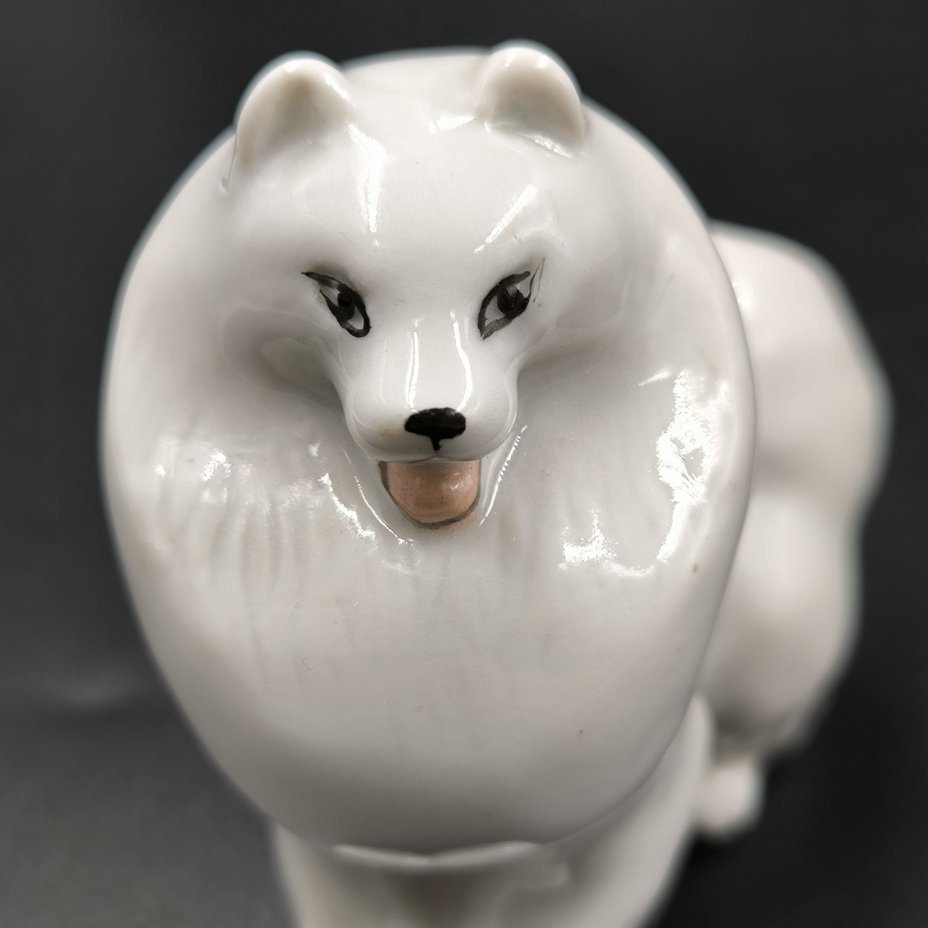 Статуэтка "Шпиц", скульптор Б.Я. Воробьев, фарфор, роспись, Ленинградский фарфоровый завод (ЛФЗ), СССР, 1960-1970 гг.