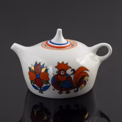 Чайник заварочный "Красный конь", скульптор - Э.М. Криммер, художник - А.А.Воробьевский, Ленинградский фарфоровый завод (ЛФЗ)