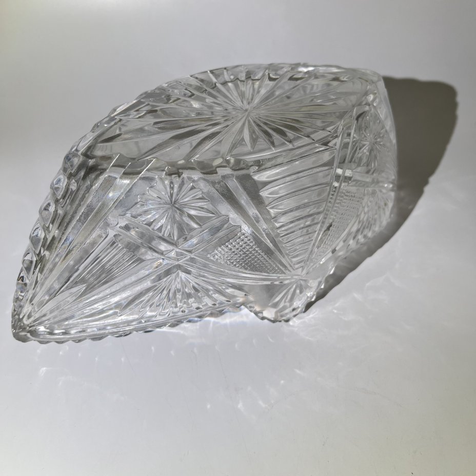 Икорница с резным геометрическим декором, хрусталь, СССР, 1970-1990 гг.