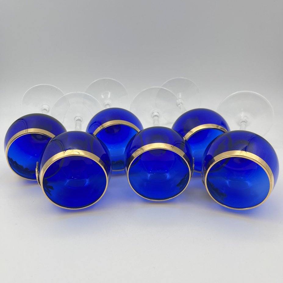 Набор винных бокалов кобальтового цвета с металлическими накладками в виде животных