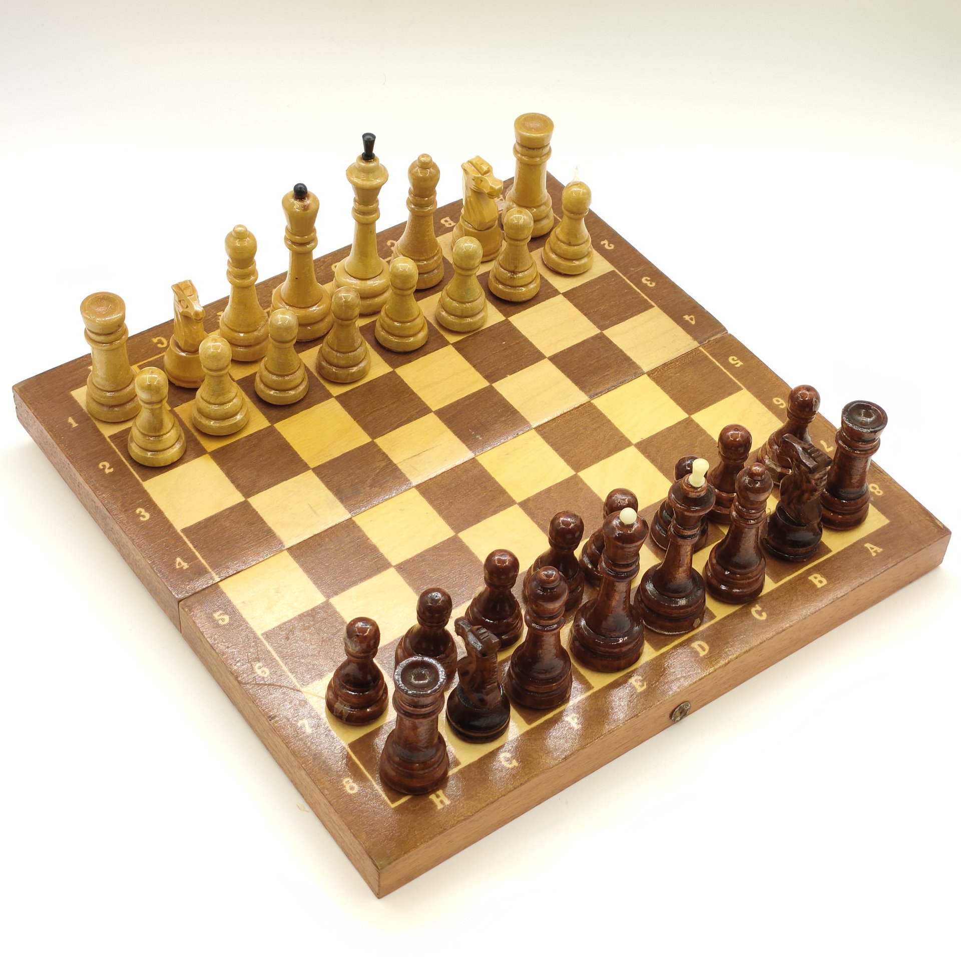 Шахматы, полный комплект фигур, с доской для игры, дерево, лак, металл, СССР, 1970-1990 гг.