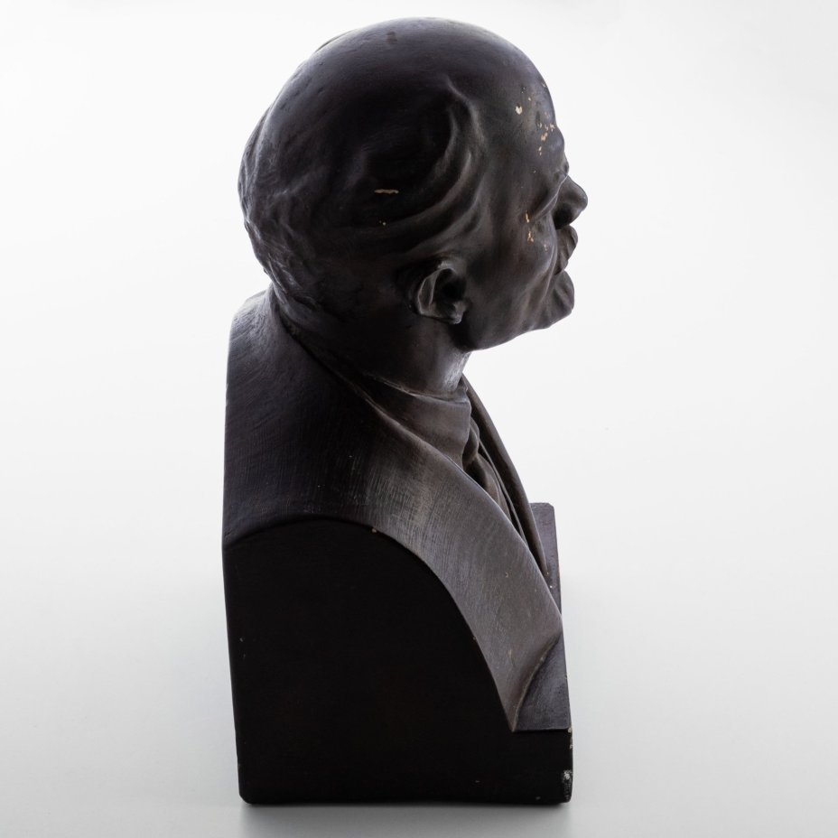 Бюст "В.И. Ленин" №16, художник: С. Д. Меркуров (с подписью), Всекохудожник
