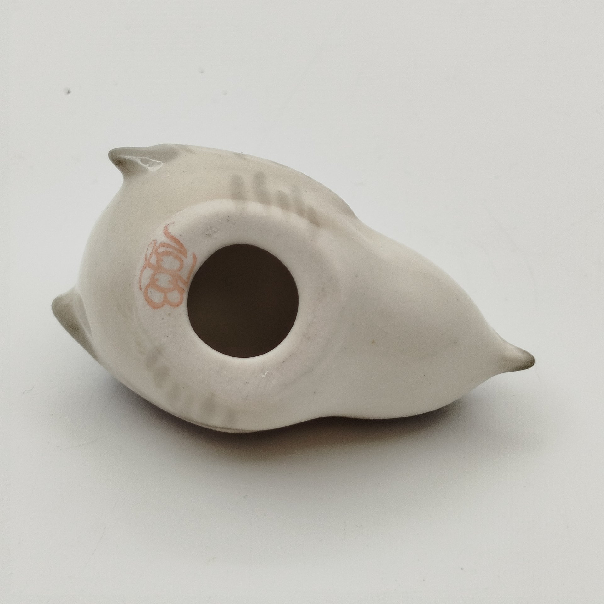 Статуэтка "Крапивничек", скульптор П.П. Веселов, фарфор, роспись, Ленинградский фарфоровый завод (ЛФЗ), СССР, 1986-1991 гг.