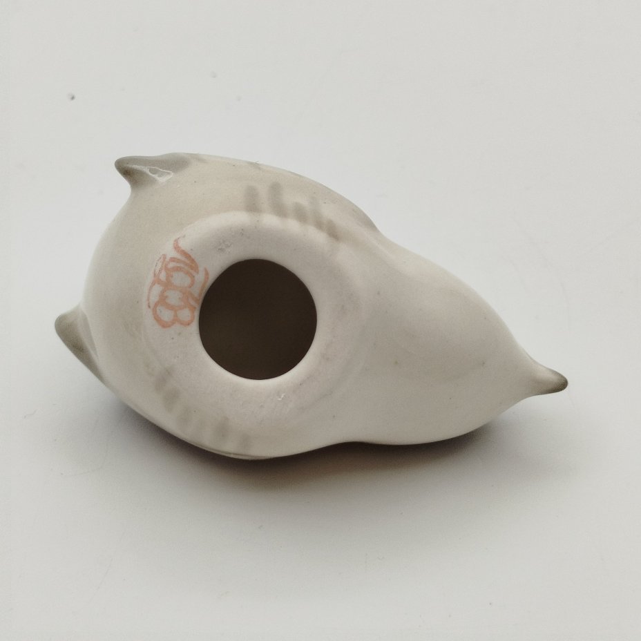 Статуэтка "Крапивничек", скульптор П.П. Веселов, фарфор, роспись, Ленинградский фарфоровый завод (ЛФЗ), СССР, 1986-1991 гг.