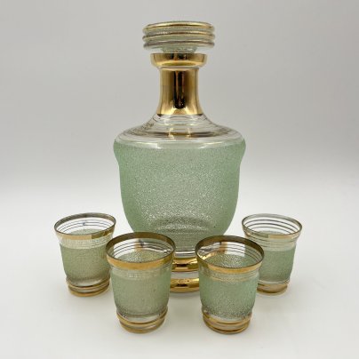 Набор для подачи крепких напитков на 4 персоны, автор Н.А. Воинов, стекло, золочение, Завод «Красный Гигант», СССР, 1960-1980 гг.