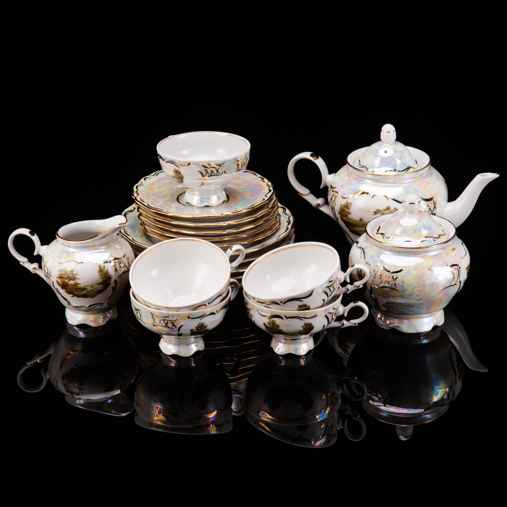 Сервиз чайный с декором в виде сельского пейзажа на 5 персон (18 предметов), фарфор, деколь, люстр, золочение, Дулевский фарфоровый завод (Дулёво), Российская Федерация, 2001 г.