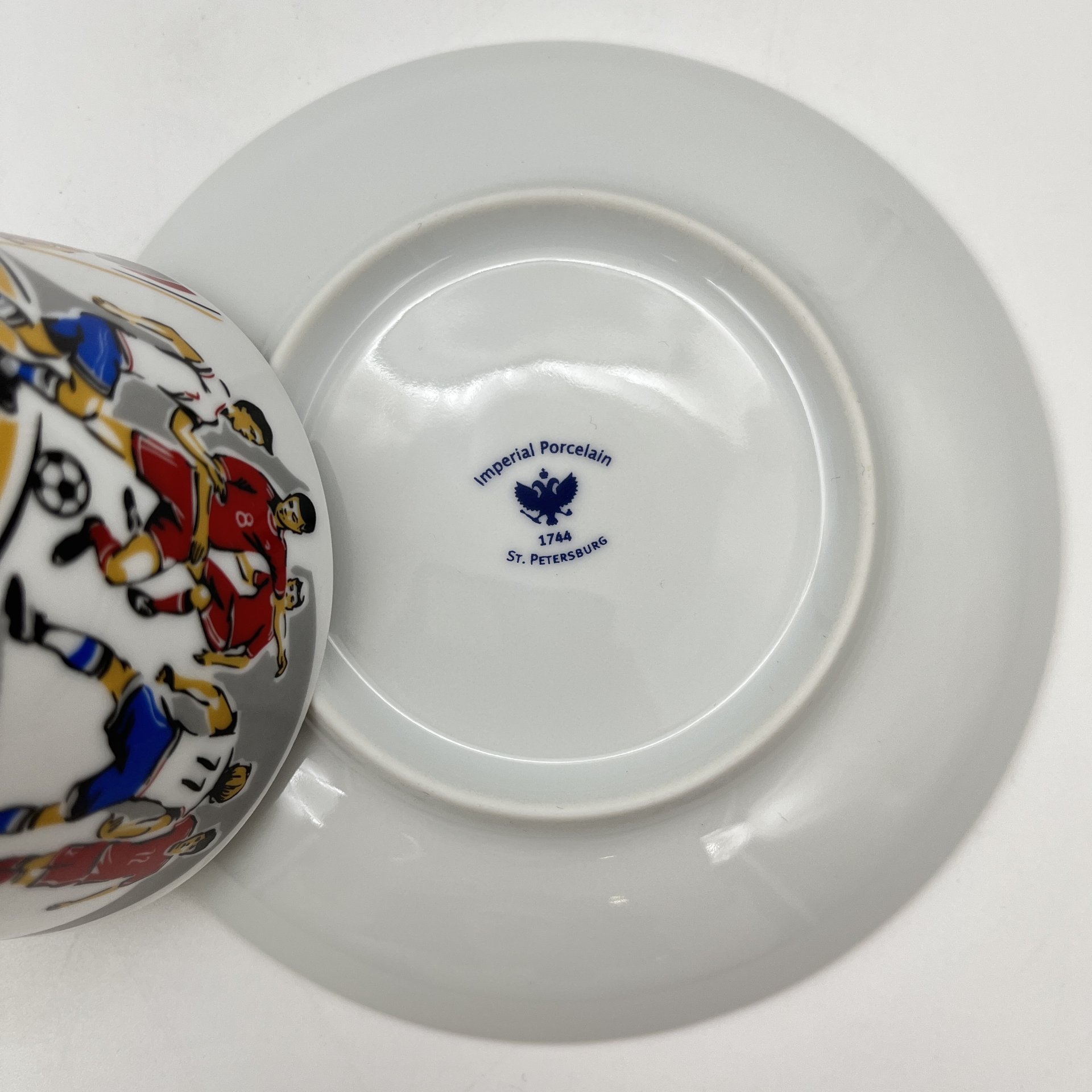 Пара чайная "Росгосстрах" (титульный спонсор чемпионата России по футболу), фарфор, деколь, Императорский фарфоровый завод (ИФЗ), Россия, 2017-2018 гг.