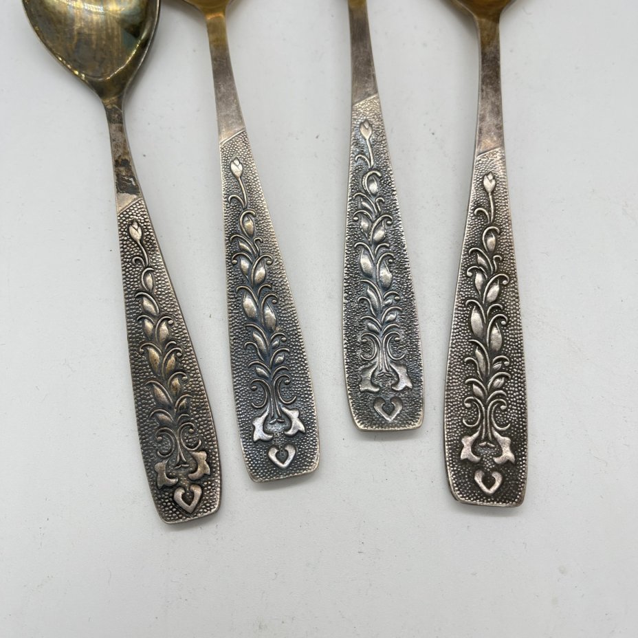 Набор из 4 десертных ложек "Цветы"