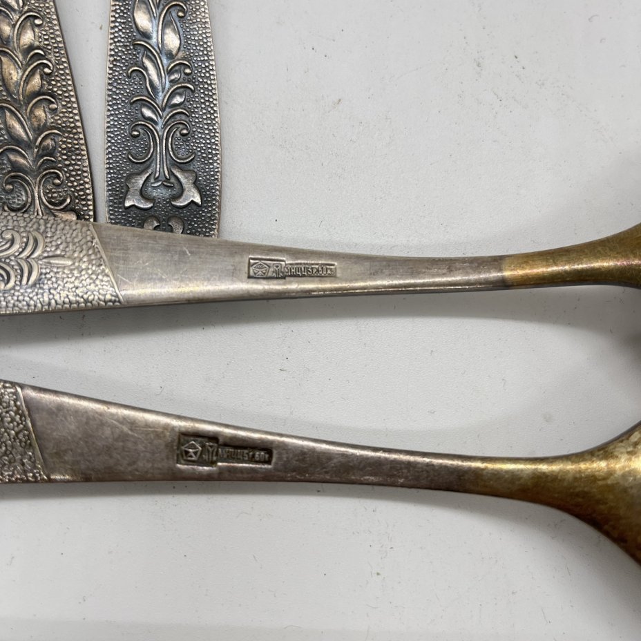 Набор из 4 десертных ложек "Цветы"