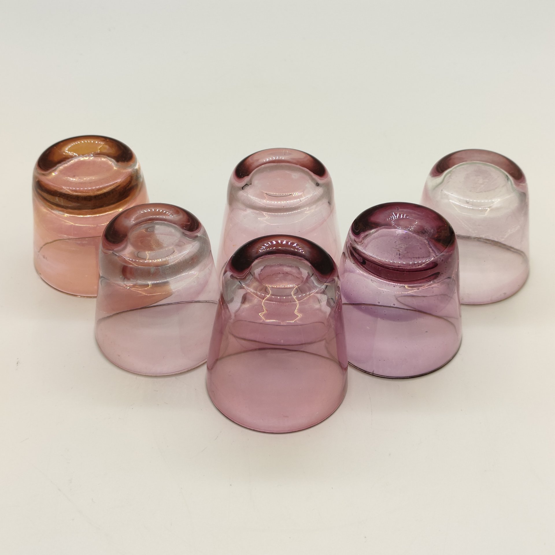 Набор стопок розового оттенка на 6 персон (в подборе), цветное стекло, золочение, СССР, 1970-1990 гг.