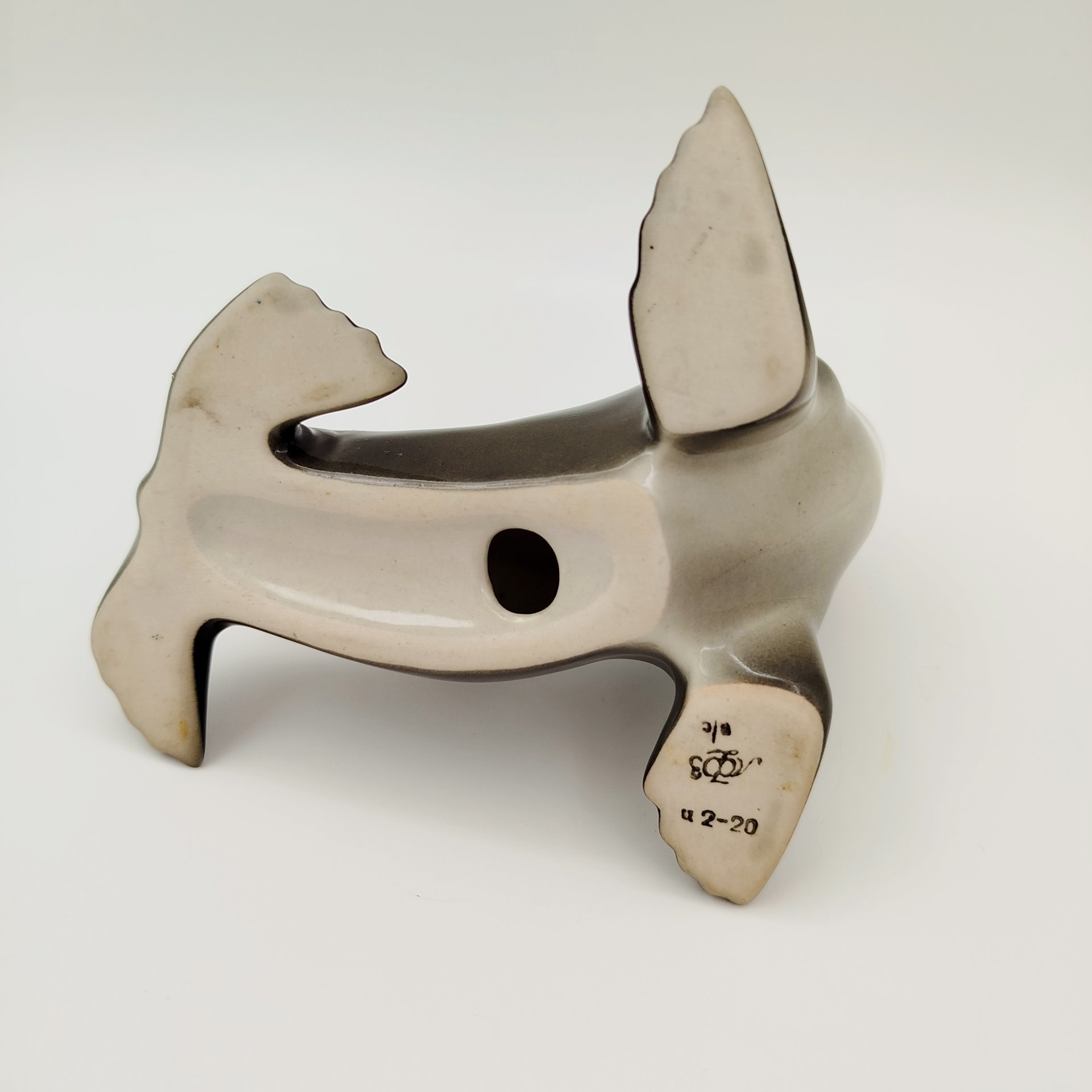 Статуэтка "Тюлень", скульптор В.И. Блохин, фарфор, роспись, Ленинградский фарфоровый завод (ЛФЗ), СССР, 1970-1992 гг.