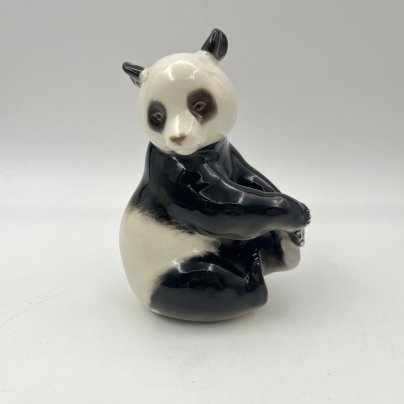 Статуэтка "Панда сидит", скульптор П.П. Веселов