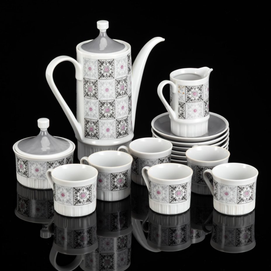 Сервииз кофейный на 6 персон (15 предметов), украшенный флоральным орнаментом, фарфор, деколь, Aelteste Volkstedt, ГДР, 1960-1980 гг.