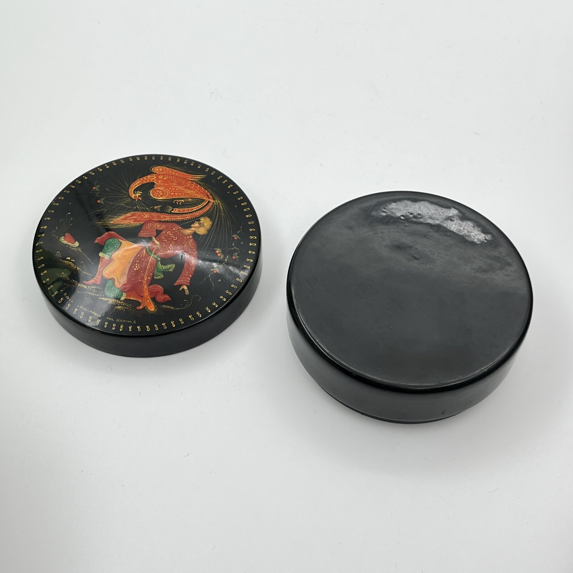 Шкатулка "Жар-птица", исполнитель Шконин Б., г. Курск, папье-маше, лак, роспись, Россия, 1990-2010 гг.