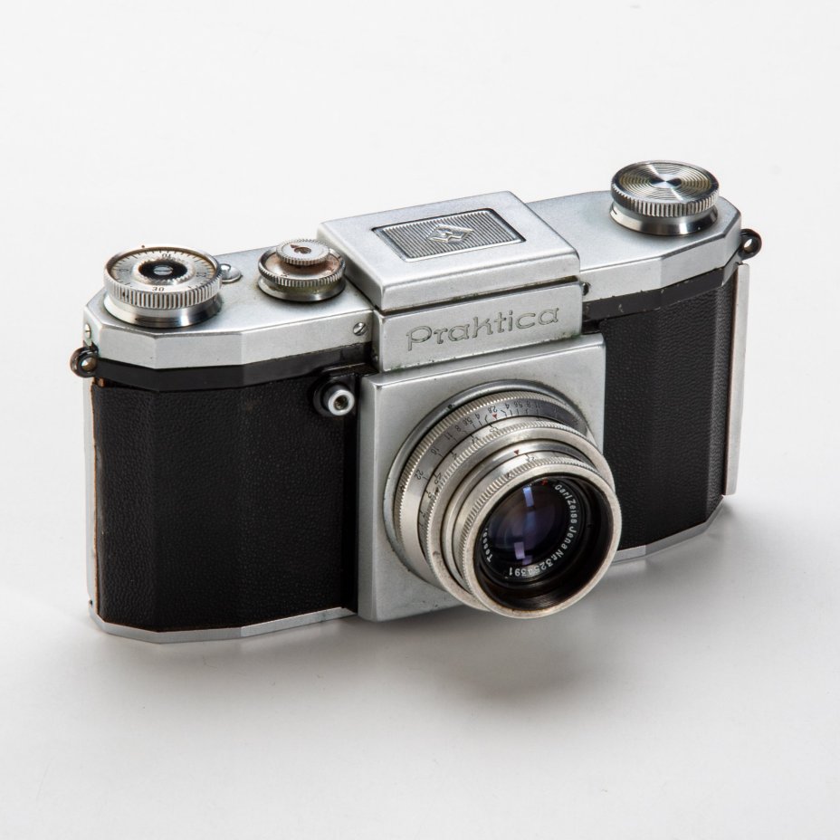 Фотоаппарат "Praktica" в оригинальном кофре