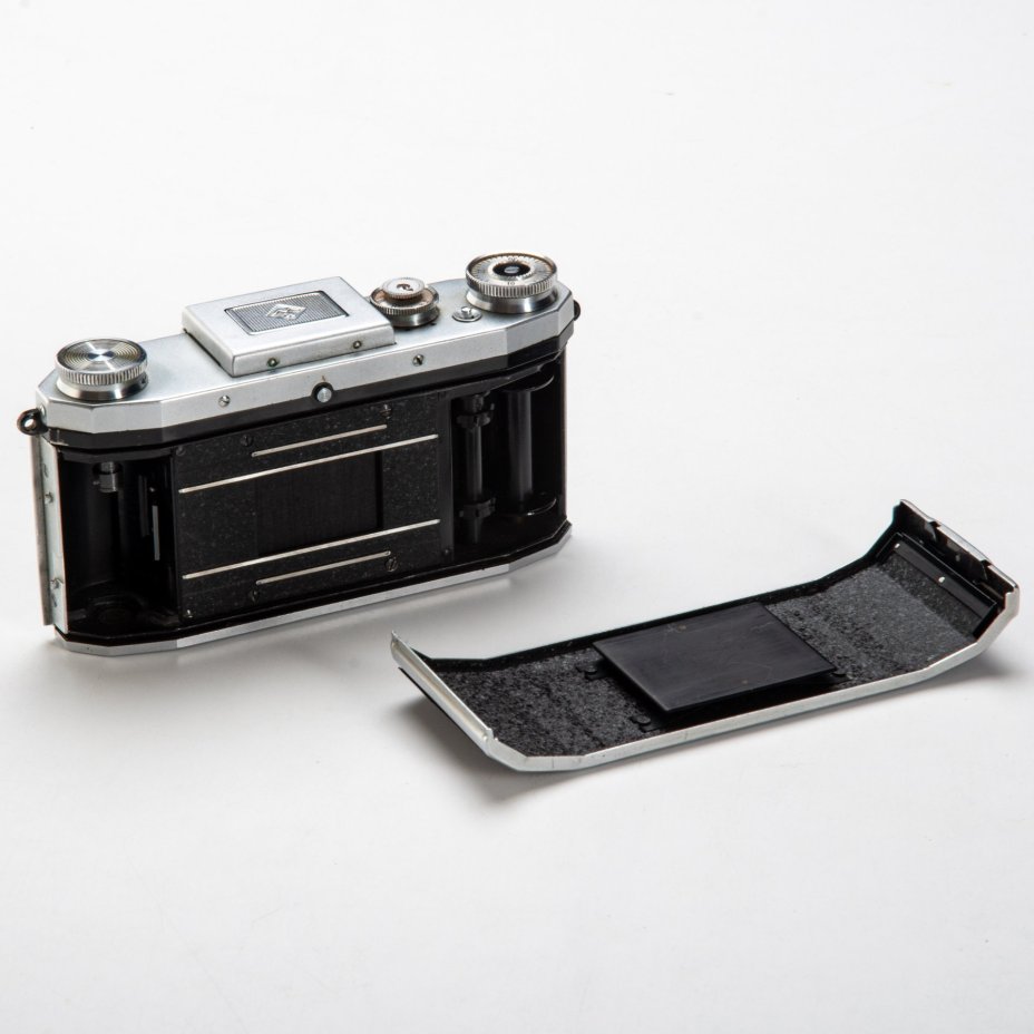 Фотоаппарат "Praktica" в оригинальном кофре