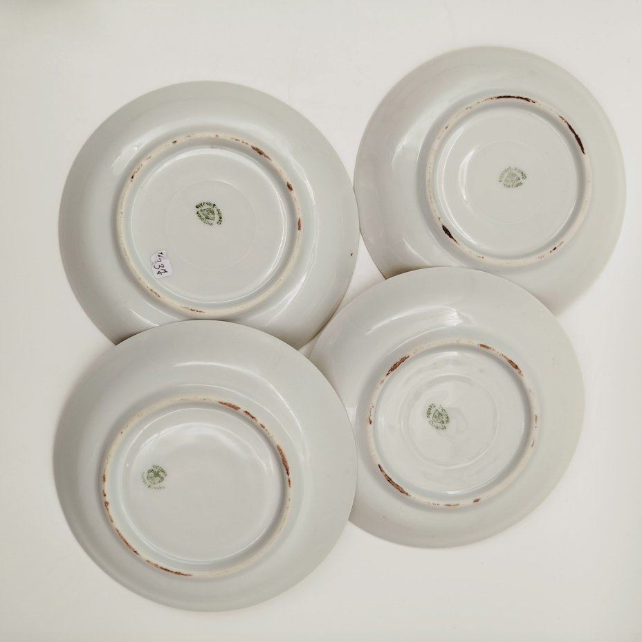 Набор чайно-кофейных пар с изображением девушек в саду на 4 персоны, фарфор, деколь, Victoria, Чехословакия, 1918-1939 гг.