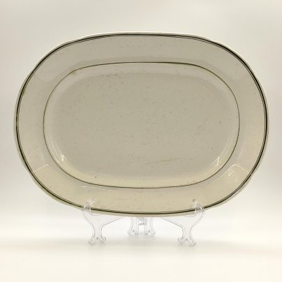 Блюдо сервировочное овальной формы с линейным декором, фаянс, обводка, Конаковский фаянсовый завод им. М.И. Калинина (ЗиК Конаково), СССР, 1926-1932 гг.