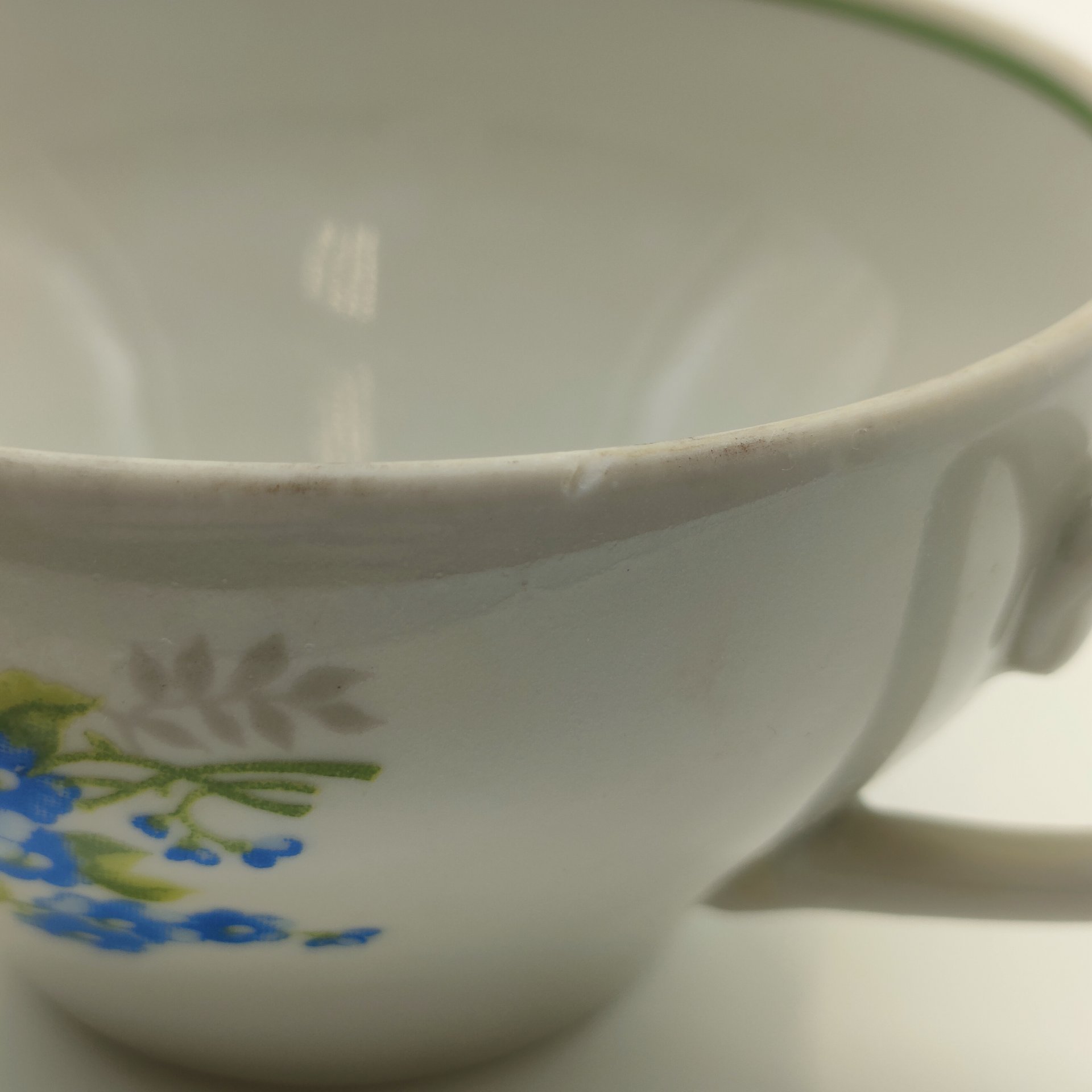 Набор из 4-х чашек с цветочным декором, фарфор, деколь, Дулевский фарфоровый завод (Дулёво), Российская Федерация, 1993 г.