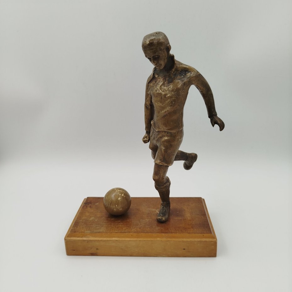 Статуэтка "Футболист", бронза, дерево, краска, Европа, 1970-1990 гг.