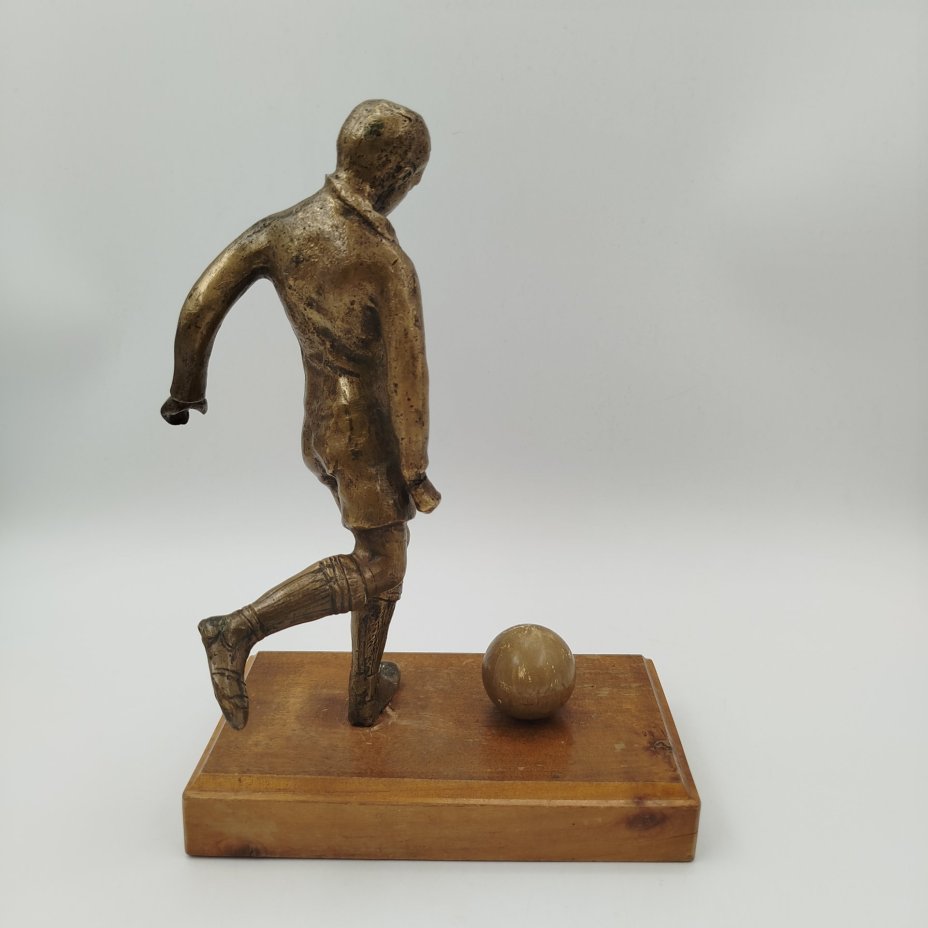 Статуэтка "Футболист", бронза, дерево, краска, Европа, 1970-1990 гг.