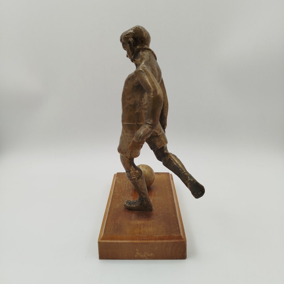 Статуэтка "Футболист", бронза, дерево, краска, Европа, 1970-1990 гг.