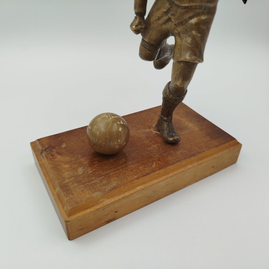 Статуэтка "Футболист", бронза, дерево, краска, Европа, 1970-1990 гг.