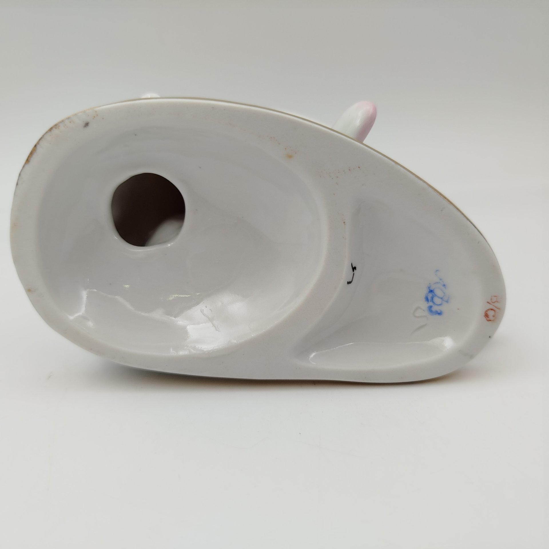 Статуэтка "Маленькая балерина", автор С.Б. Велихова, фарфор, роспись, золочение, Ленинградский фарфоровый завод (ЛФЗ), СССР, 1960-1970 гг.