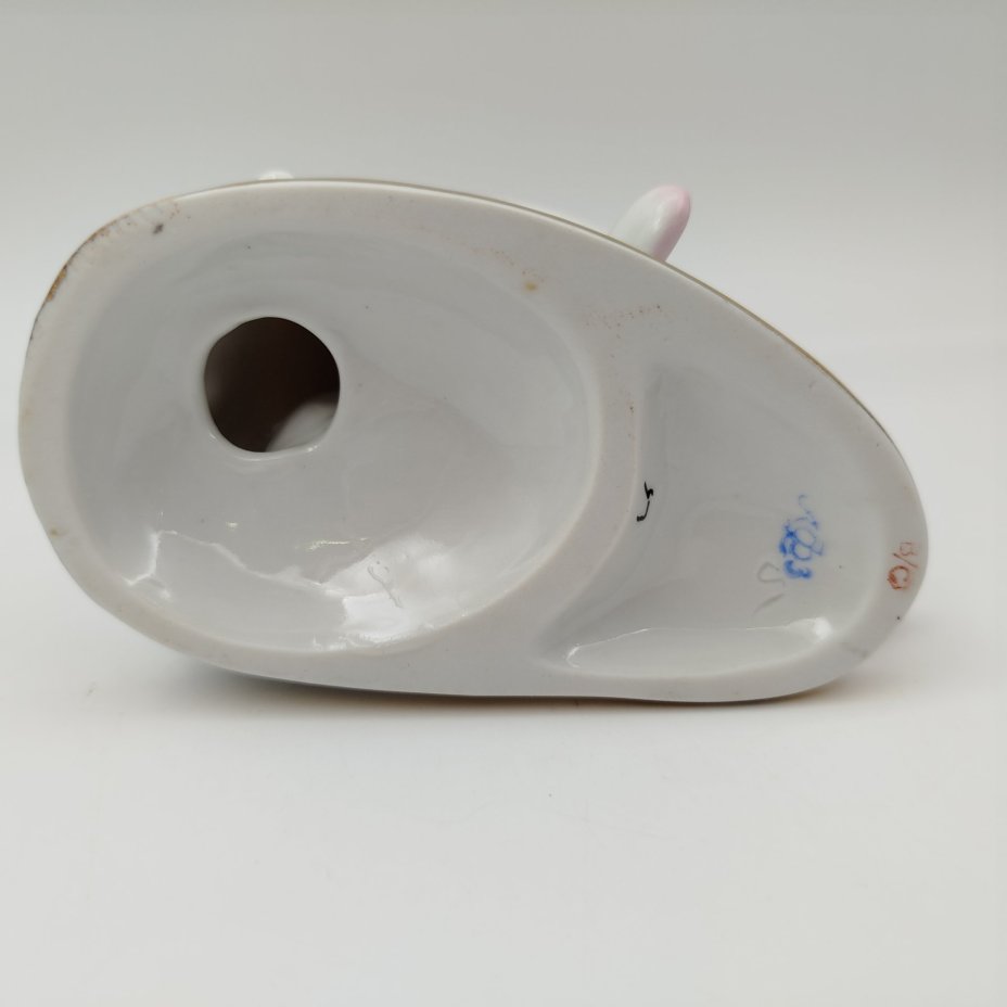 Статуэтка "Маленькая балерина", автор С.Б. Велихова, фарфор, роспись, золочение, Ленинградский фарфоровый завод (ЛФЗ), СССР, 1960-1970 гг.