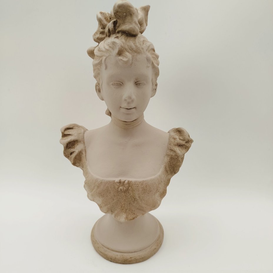 Статуэтка "Женский бюст", композитный материал, Европа, 2010-2015 гг.