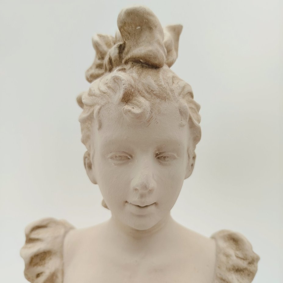 Статуэтка "Женский бюст"