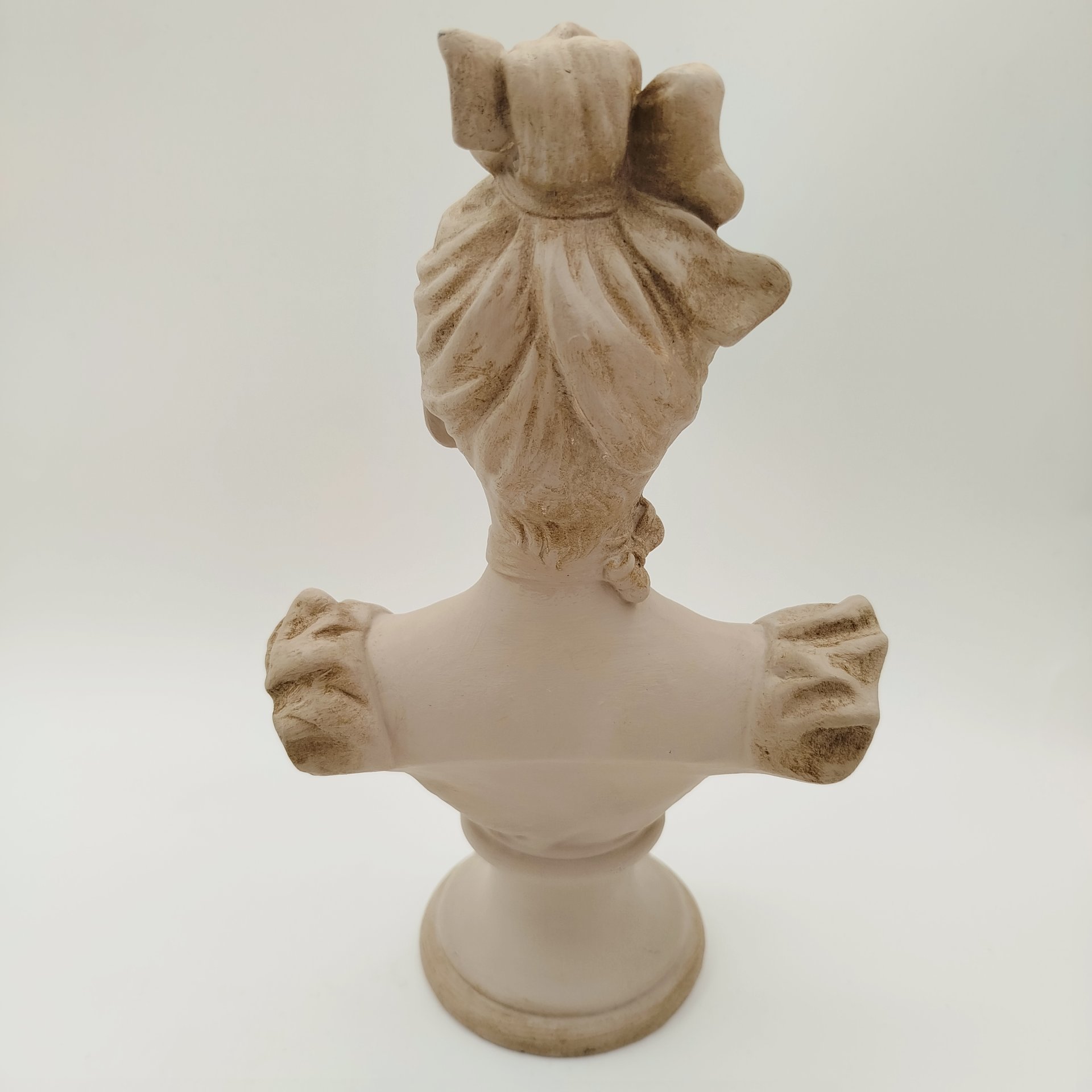 Статуэтка "Женский бюст", композитный материал, Европа, 2010-2015 гг.