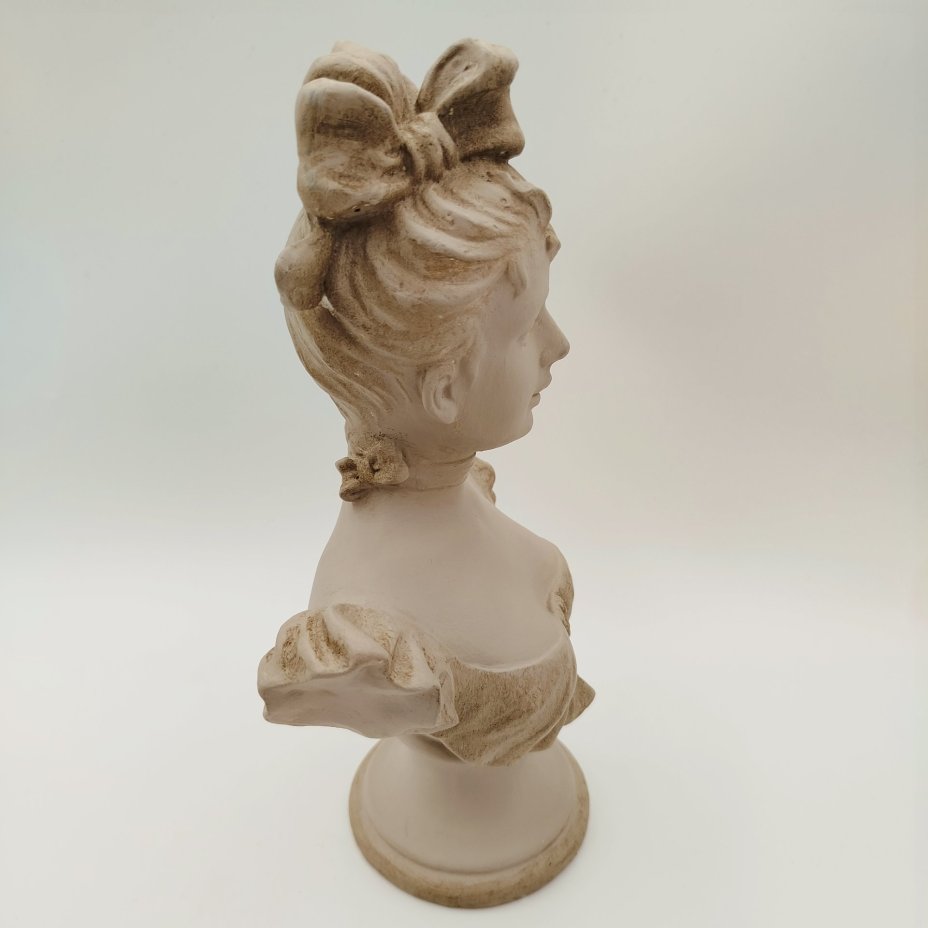 Статуэтка "Женский бюст"