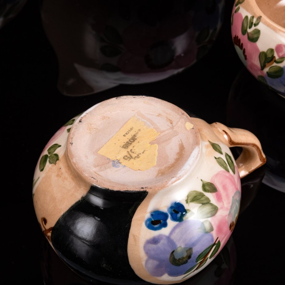 Набор чайный на 3 персоны (чайники доливной и заварочный, сахарница, молочник, 3 чашки), автор О. Артёмова, Гжельский экспериментальный керамический завод с. Речицы